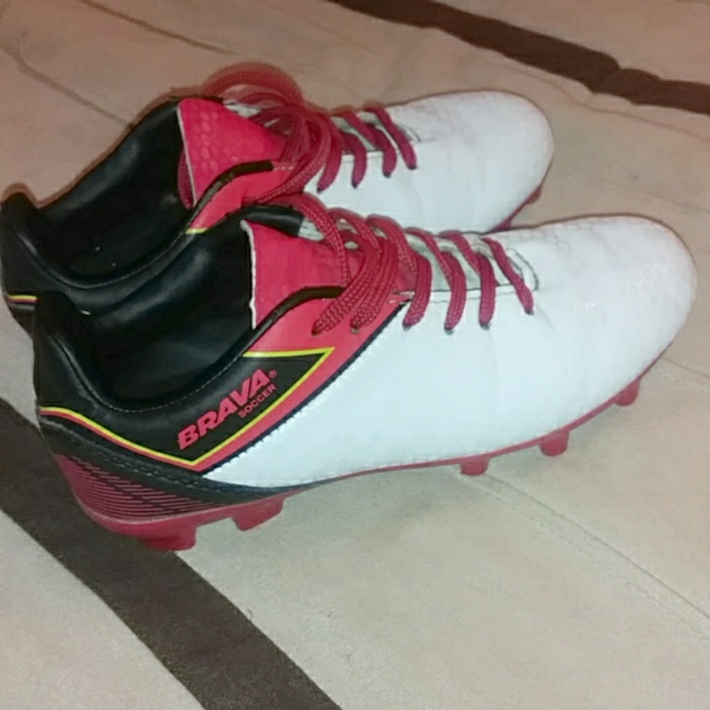 Brava soccer shoes